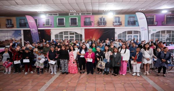Impulsa Lupita Cuautle la inclusión con entrega de aparatos auditivos