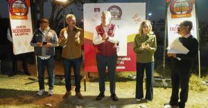 Entrega Pepe Chedraui alumbrado LED en Geovillas del Sur