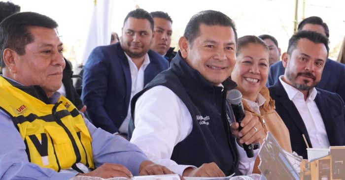 Pavimenta gobierno de Puebla vialidades con 60% de ahorro