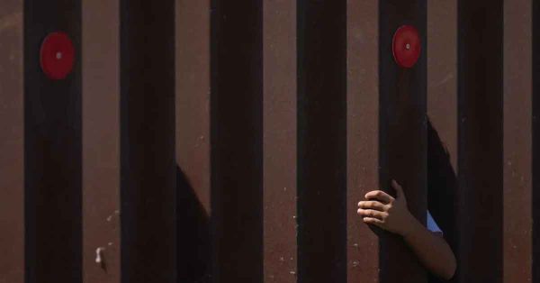Alertan por agentes migratorios encubiertos en frontera con México