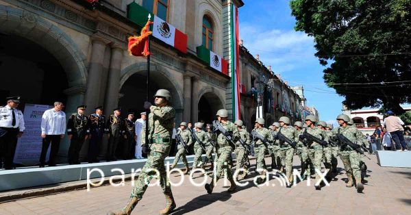 Transcurren en paz y con seguridadlos festejos patrios en Oaxaca