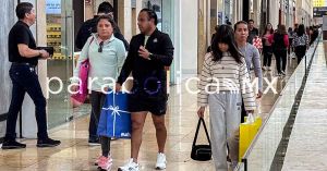 Abarrotan poblanos Centros Comerciales, plazas y el Centro por Navidad