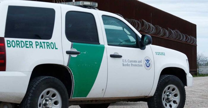 Arrestan a 78 migrantes tras 3 días de operativos en Texas