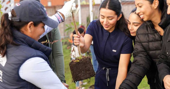 Encabeza Lupita Cuautle jornada de reforestación en UNILOMAS