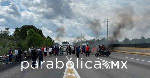 Vuelven habitantes de Xoxtla a cerrar la México-Puebla 