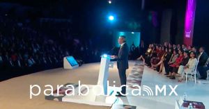 Rinde homenaje Pepe Chedraui a víctimas de las lluvias en la Sierra Norte