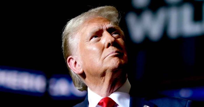 Endurece Trump políticas arancelarias y migratorias