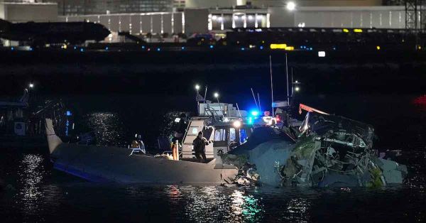 Recuperan 28 cadáveres tras accidente aéreo en Washington DC