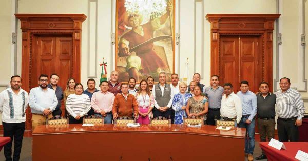Se re&uacute;ne Pepe Chedraui con presidentes de las 17 juntas auxiliares