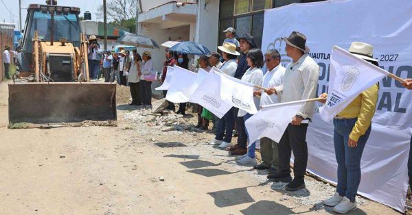 Encabeza Omar Mu&ntilde;oz inicio de pavimentaci&oacute;n en Almecatla