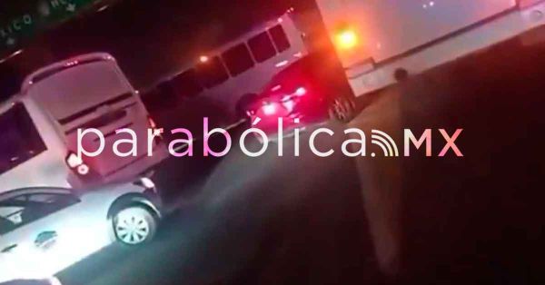 Bloquean la México-Puebla; exigen mayor seguridad en carreteras