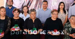 Celebran en Coronango a las y los abuelos; "son las ra&iacute;ces y coraz&oacute;n de las familias": DIF
