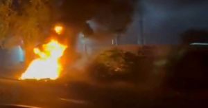 Queman llantas y residuos en Perif&eacute;rico Ecol&oacute;gico en Cuautlancingo