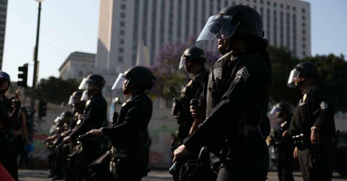 Suma Trump a 2 mil soldados de la Guardia Nacional por protestas de Los Ángeles