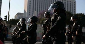 Suma Trump a 2 mil soldados de la Guardia Nacional por protestas de Los &Aacute;ngeles