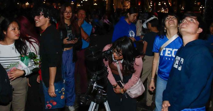 Realizan encuentro de mujeres y astronom&iacute;a "Venus y Lunas"