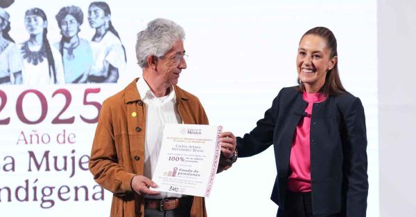 Firma Sheinbaum decreto para beneficio de 400 mil trabajadores con créditos impagables del FOVISSSTE