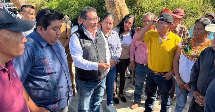 Se re&uacute;ne Pavel Gaspar con vecinos de Acatl&aacute;n de Osorio