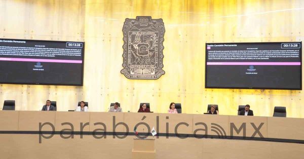 Buscan diputados poblanos que menores tengan exámenes visuales gratis