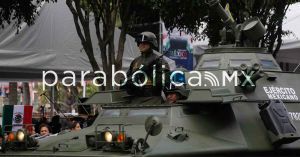 Encabeza Alejandro Armenta el Desfile C&iacute;vico Militar por el inicio de la Independencia