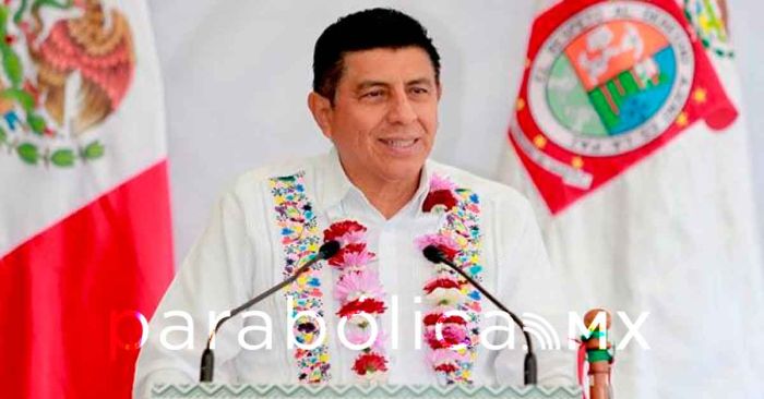 Pide Oaxaca a Adidas suspender comercialización de huaraches apropiados de Villa Hidalgo Yalalag