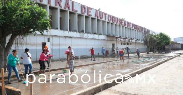 Avanza en la limpieza y atenci&oacute;n sanitaria en Poza Rica y &Aacute;lamo: Roc&iacute;o Nahle