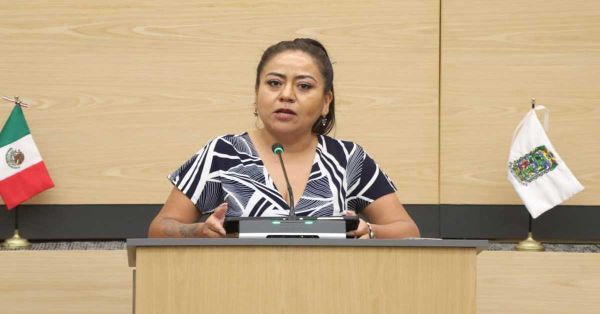 Impulsa Celia Bonaga iniciativa para asegurar continuidad escolar de estudiantes embarazadas