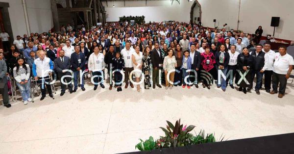 Se pronuncia Bety Sánchez por una educación integral, con valores y sana convivencia