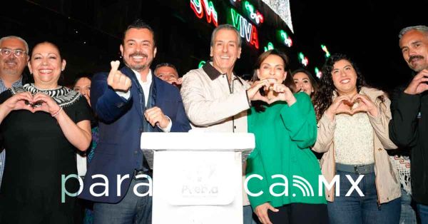 Realiza Pepe Chedraui el encendido del primer Centro Hist&oacute;rico por las Fiestas Patrias 2025