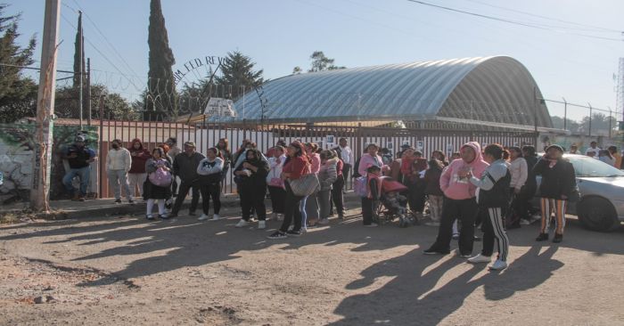 Acusan a maestro de la primaria Revolución Mexicana de acoso