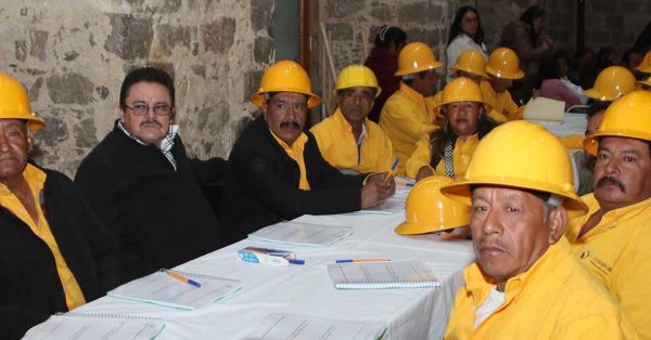 Capacitan a combatientes de incendios en Zacatlán