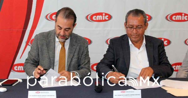 Se suman CEASPUE y CMIC para fortalecer obra hídrica en Puebla