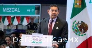 Descarta Armenta v&iacute;ctimas poblanas tras la explosi&oacute;n de una pipa de gas en CDMX