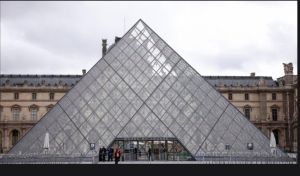 Detienen a dos sospechosos del robo al Museo de Louvre