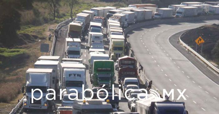 Alcanza Segob acuerdos con transportistas y campesinos; acaban bloqueos carreteros