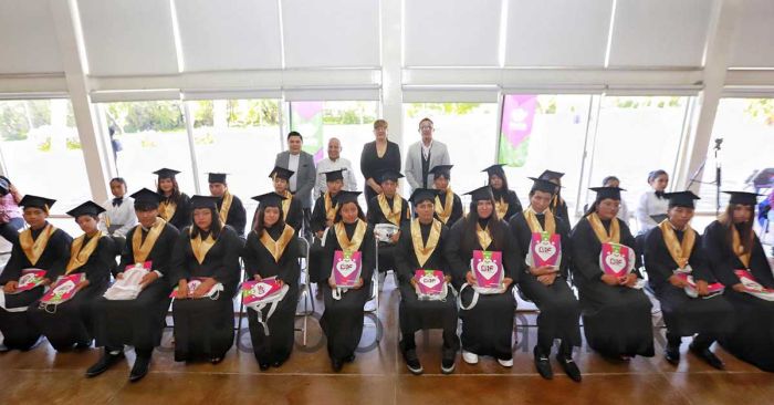 Se gradúa la primer generación del Centro de Día