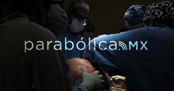 Retiran especialistas de IMSS Quer&eacute;taro tumor ov&aacute;rico de 22 kilos en paciente
