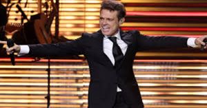 Debe Luis Miguel más de 6 millones de pesos a piloto por vuelos privados