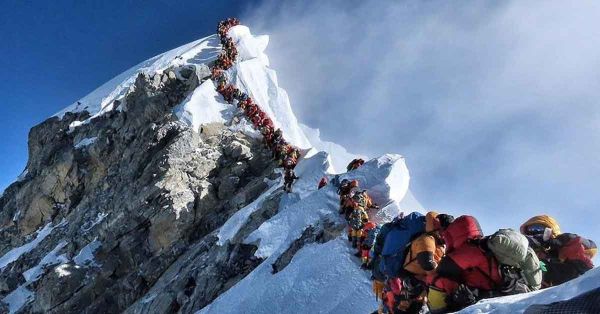 Podrán escalar el Everest solo escaladores experimentados
