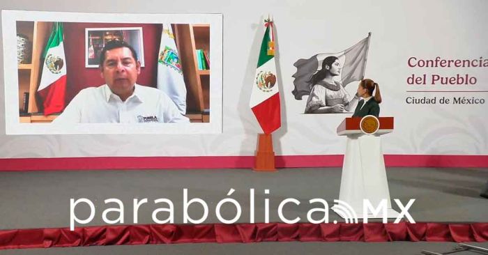 Aumenta maquinaria para la recuperaci&oacute;n de caminos en la Sierra Norte: Armenta