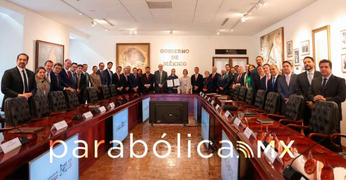 Ratifican Sheinbaum y empresarios acuerdo para estabilizar precio de la gasolina