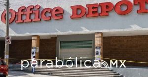 Dan cortinazo a tienda frente a la Fiscalía