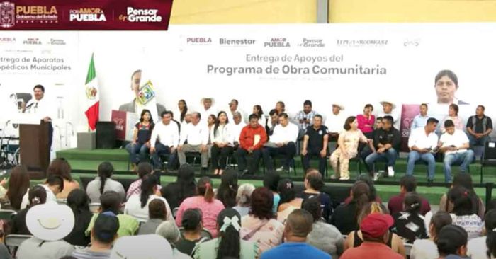 Entrega Armenta certificados del programa Obra Comunitaria en Tepexi de Rodríguez