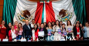 Presenta Xitlalic Ceja el manual lenguaje con perspectiva de género