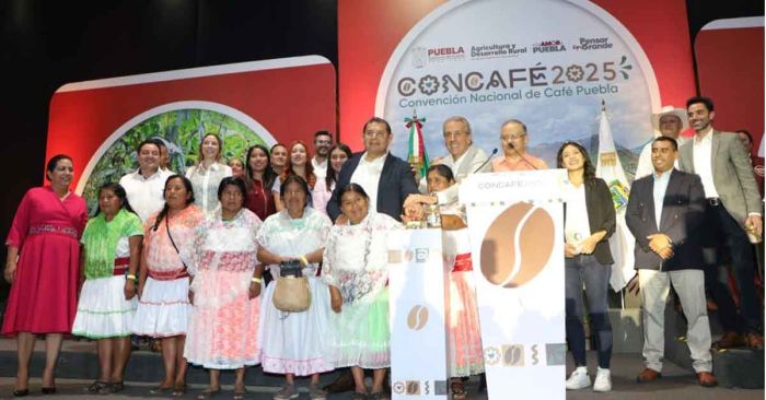 Presente Lupita Cuautle en inauguración de Concafé 2025