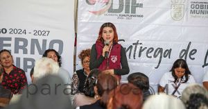 Entrega Tere Alfaro lentes a personas en situaci&oacute;n vulnerable