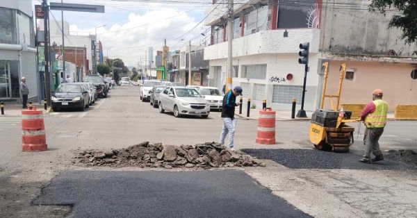 Abarca campa&ntilde;a de bacheo 21 colonias de la capital este mi&eacute;rcoles