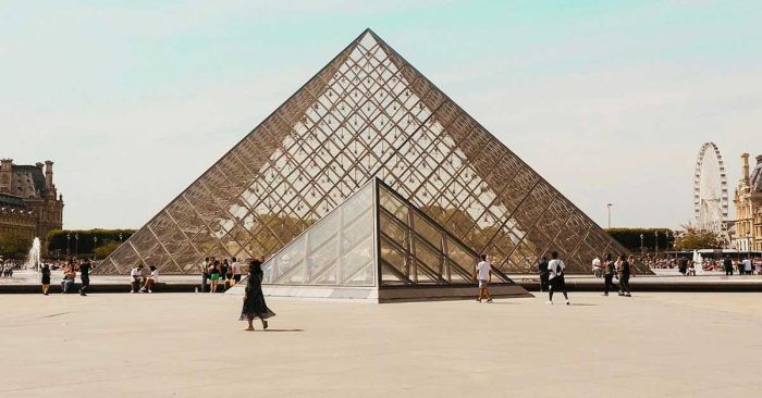 Detienen a cuatro personas más implicadas en robo del Museo de Louvre