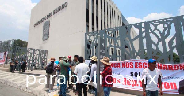 Realizan habitantes de Coyomeapan movilizaciones en la capital