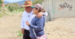 Supervisa Severiano de la Rosa adoquinamiento en barrio de San Antonio